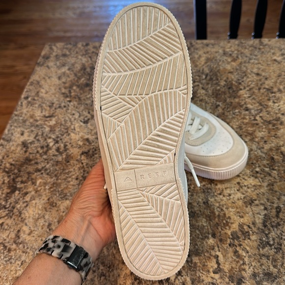 Reef White and Navy Blue Men's 11 Sneakers - Picture 5 of 9